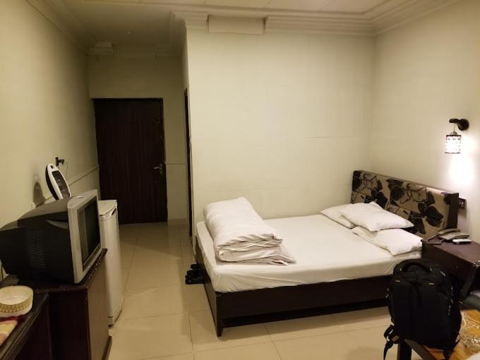 Hotel Silver Sand Multan Extérieur photo