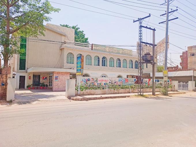 Hotel Silver Sand Multan Extérieur photo