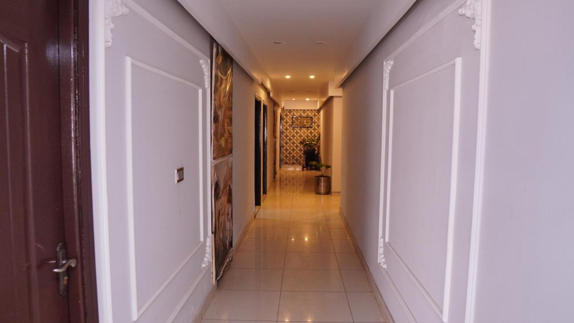 Hotel Silver Sand Multan Extérieur photo
