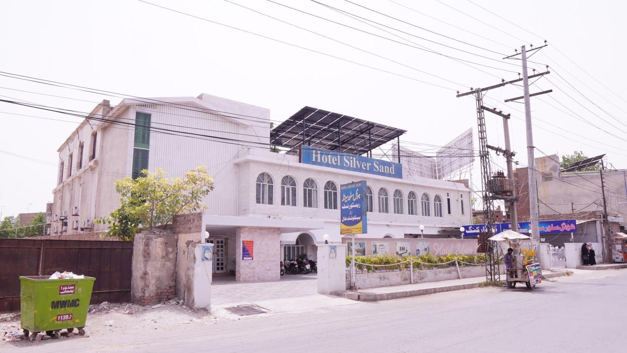 Hotel Silver Sand Multan Extérieur photo