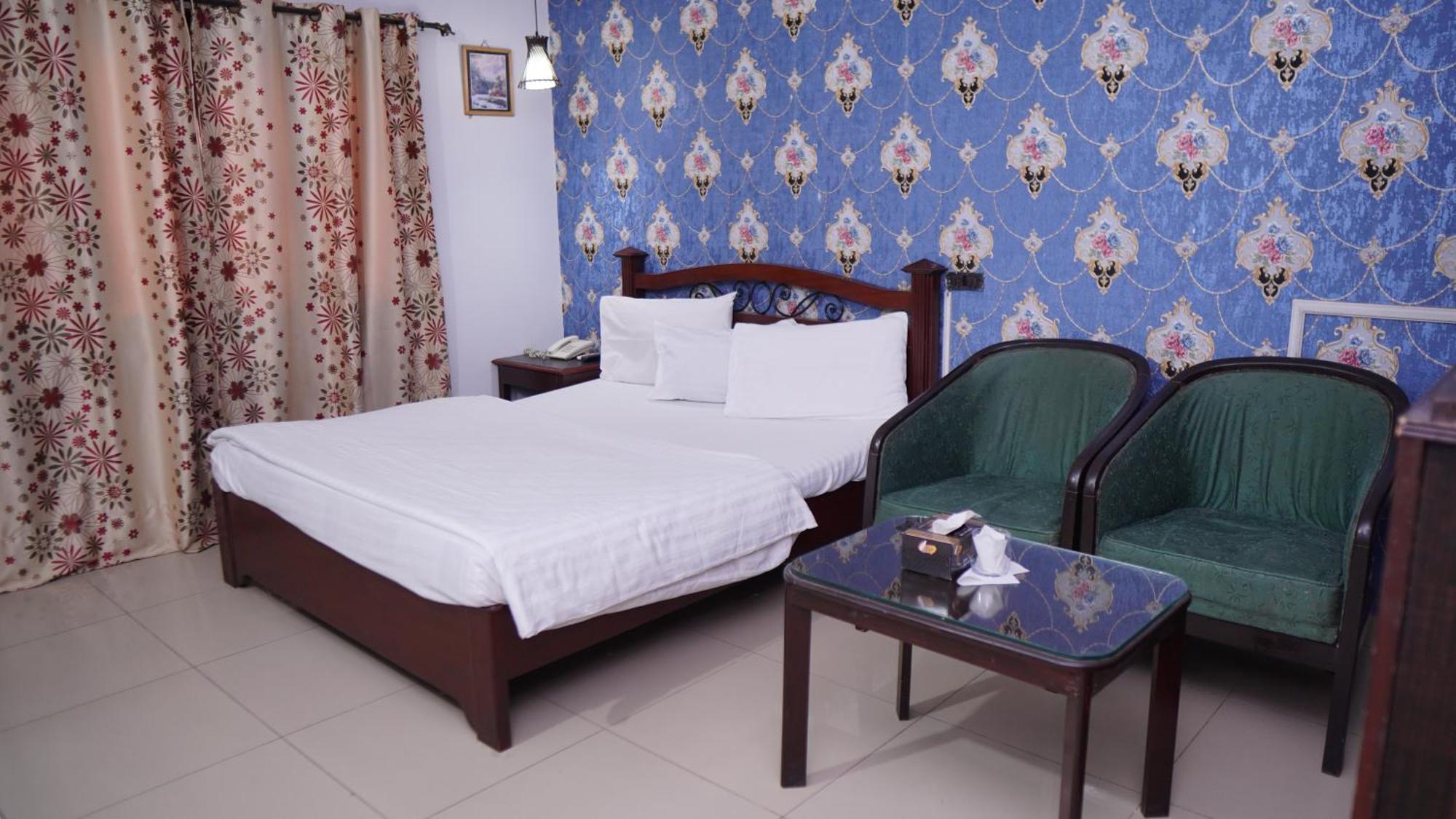 Hotel Silver Sand Multan Extérieur photo