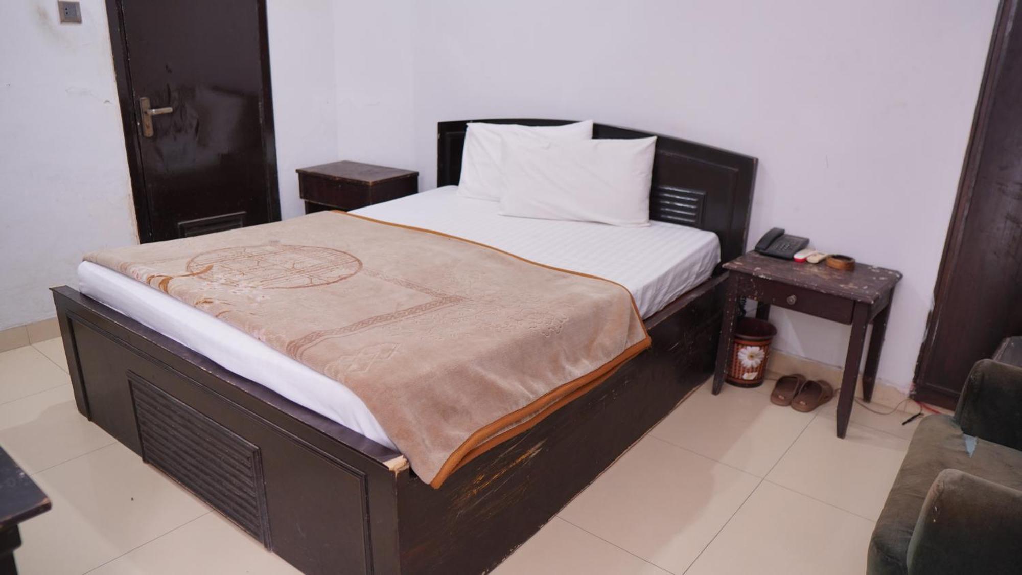 Hotel Silver Sand Multan Extérieur photo